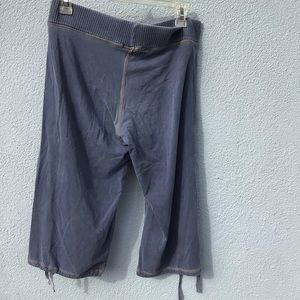James perse elastic waist tie leg Capri pants size 3. Color blue. Cotton Lyrica.